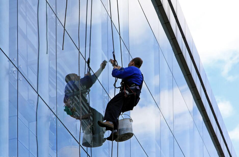 佳兆業-玻璃幕墻清洗