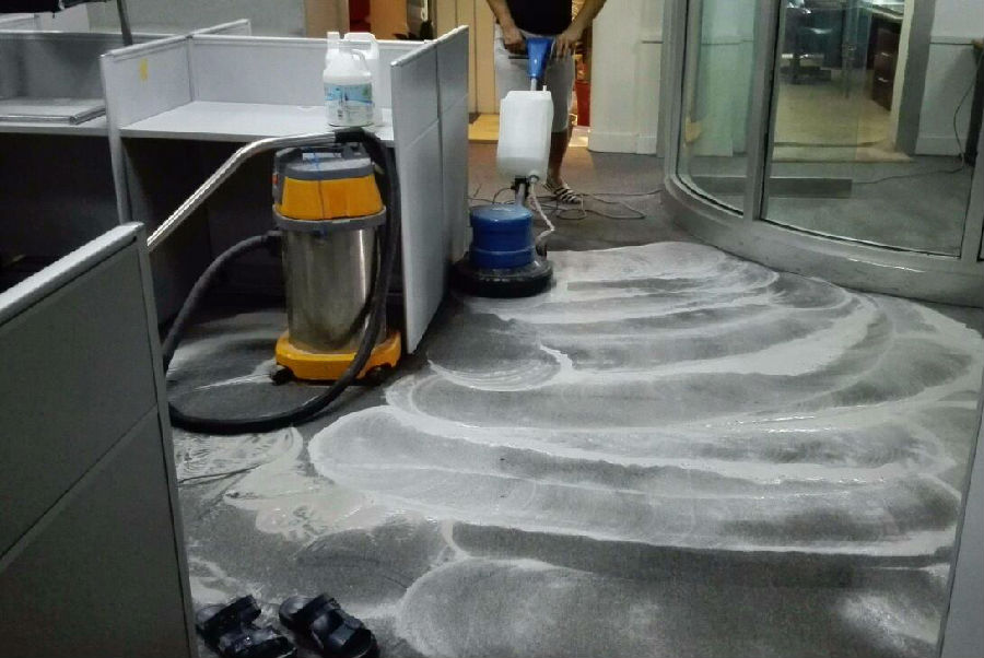 工廠、商務大樓、工業園區、私人企業、電影院、銀行、政府機關、學校、酒店娛樂場所等地毯沙發清洗